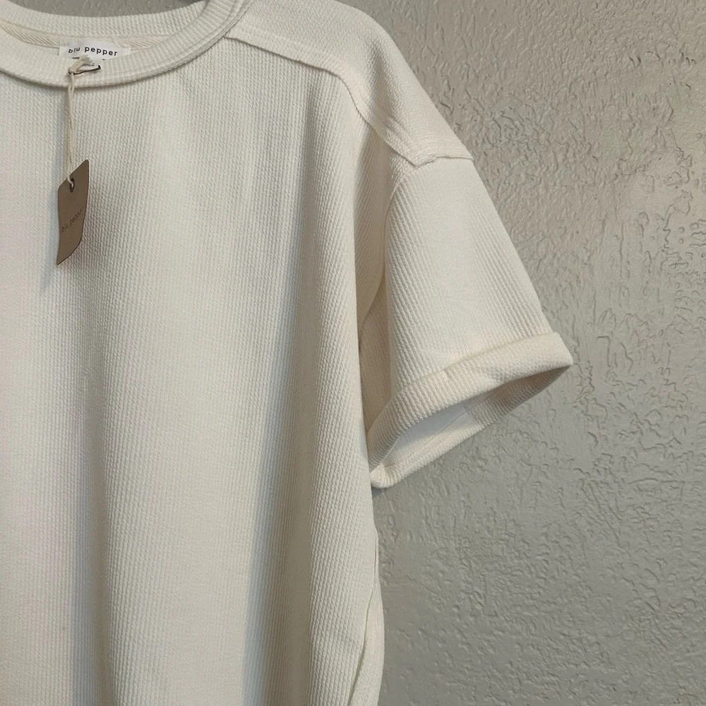 Relaxed Fit Ribbed Tee 🤍 - Picture 10 of 10